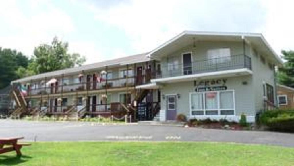 Legacy Inn & Suites Of レイク・ジョージ エクステリア 写真